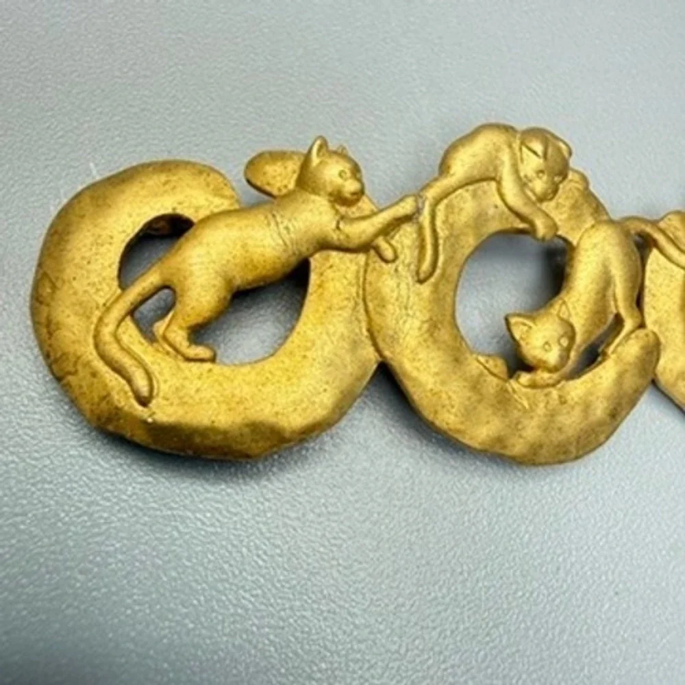 Vintage JJ Gold‎ Tone Playful Cats Brooch 3.5